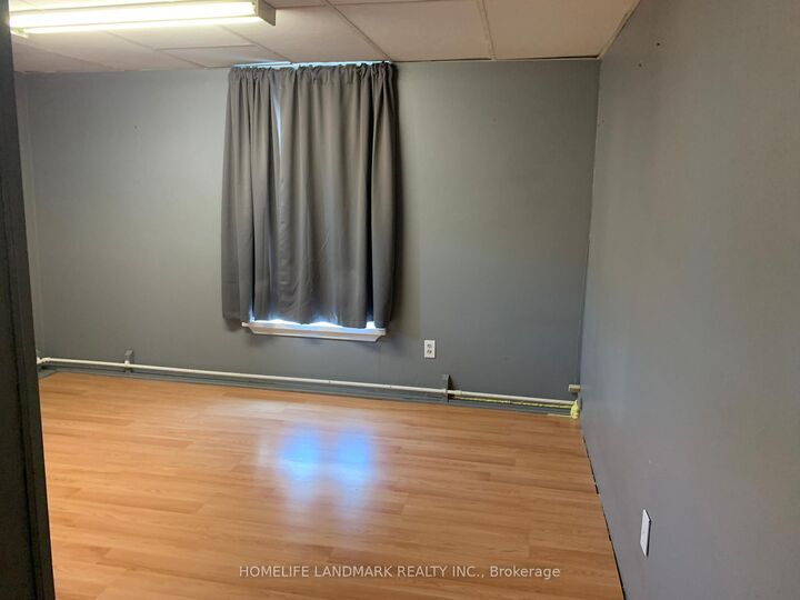 Property Photo: 2 Bascom Street S 9 ON L9P 1P3