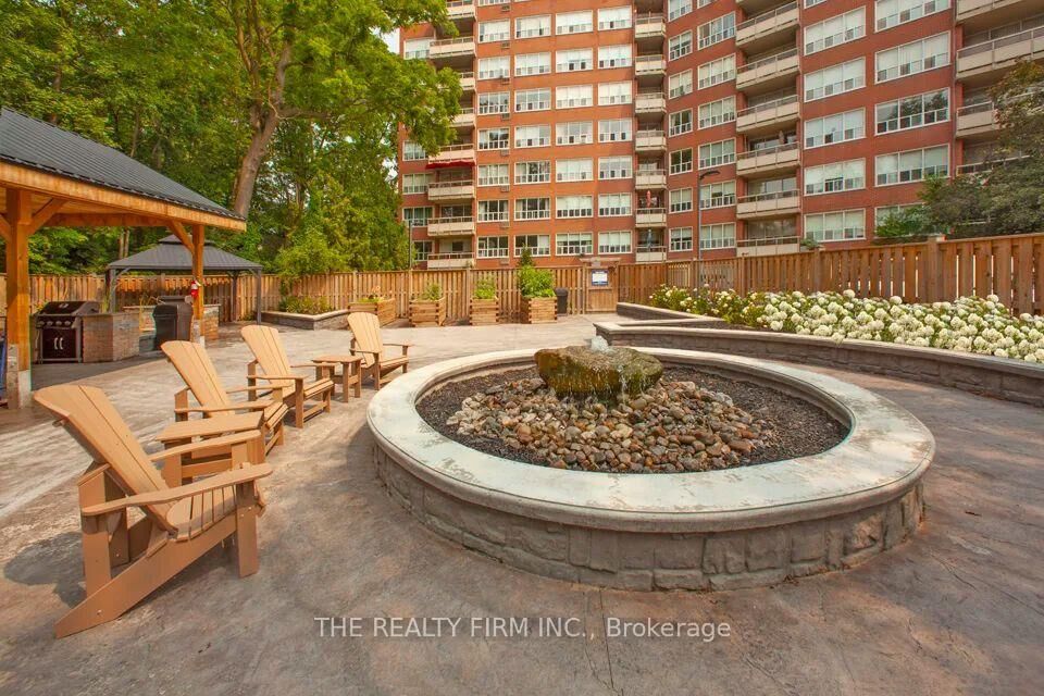 Property Photo:  10 Beechwood Place 105  ON N6C 1H7 