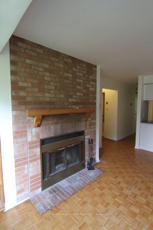 Property Photo:  337 Seaton Street 2  ON M5A 2T6 