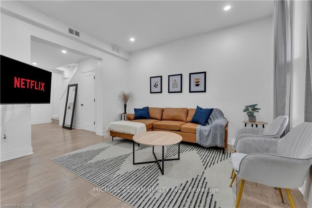 Property Photo:  237 West Avenue  ON L8L 5C8 