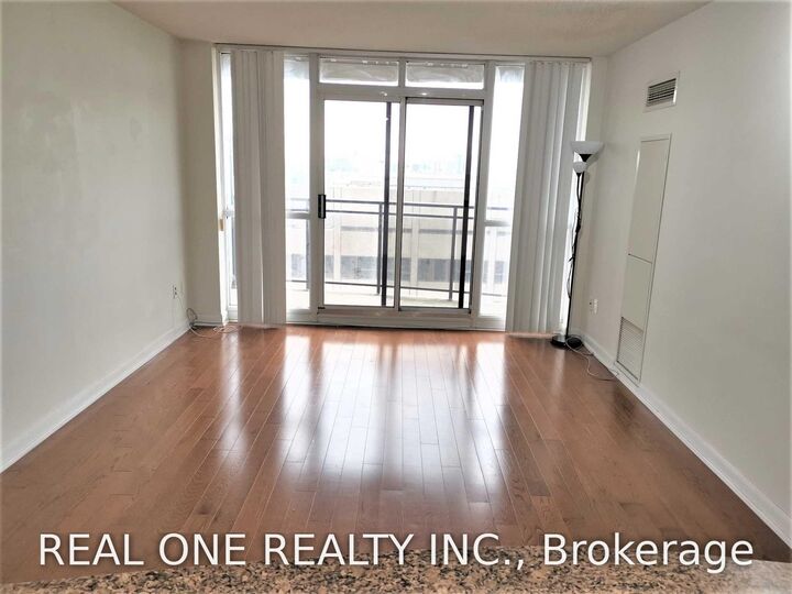 Property Photo:  33 Sheppard Avenue E 1512  ON M2N 7K1 