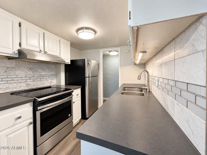 Property Photo: 4141 N 81st Street AZ 85251