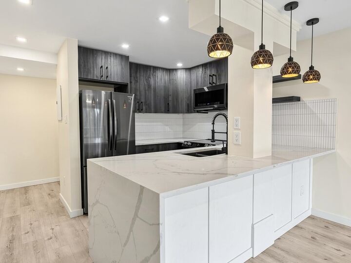 Property Photo:  6595 Willingdon Avenue 901  BC V5H 4E5 