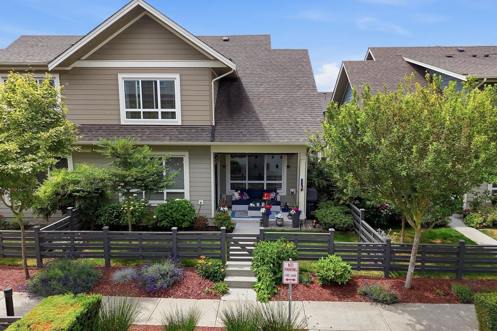 Property Photo:  1816 Osprey Drive 204  BC V4M 0B8 