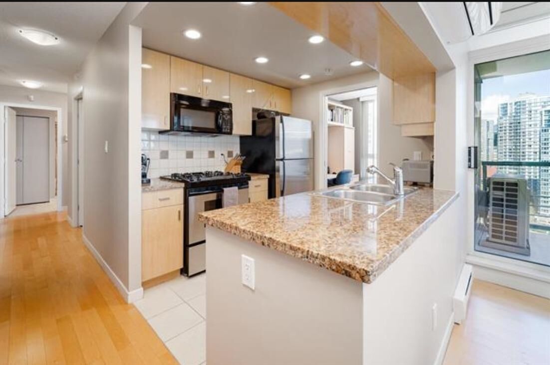 Property Photo:  1067 Marinaside Crescent 1907  BC V6Z 3A4 