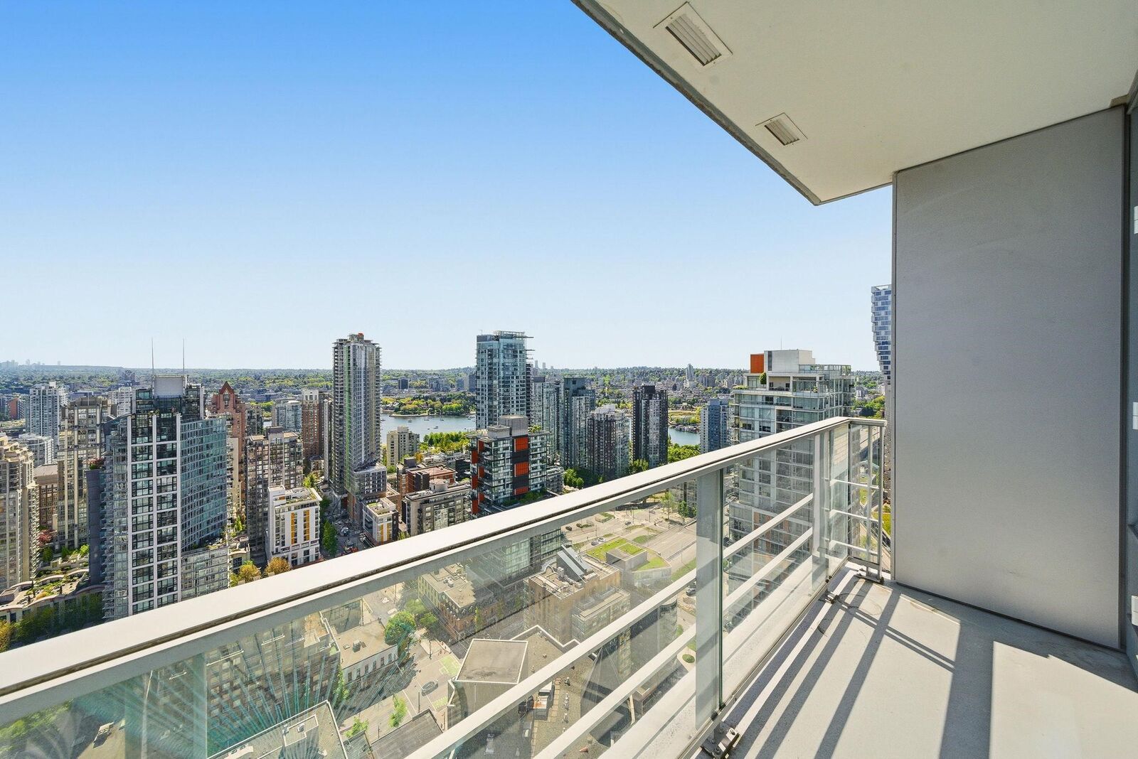 Property Photo:  1283 Howe Street 3605  BC V6Z 0E3 