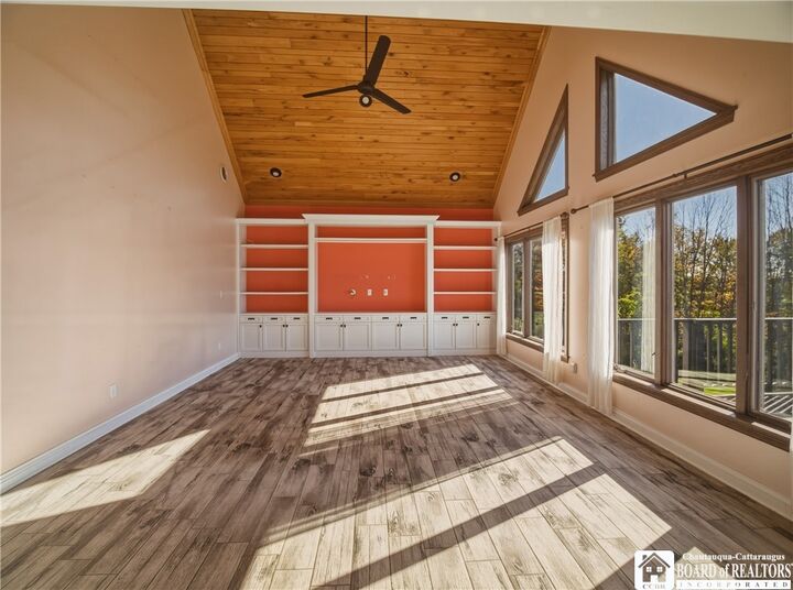 Property Photo: 1239 Busti Road PA 16350