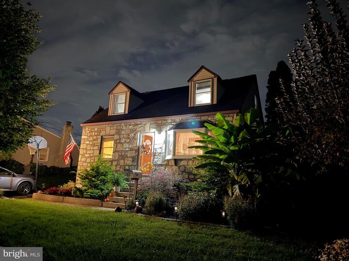 Property Photo:  1518 Center Avenue  PA 19053 