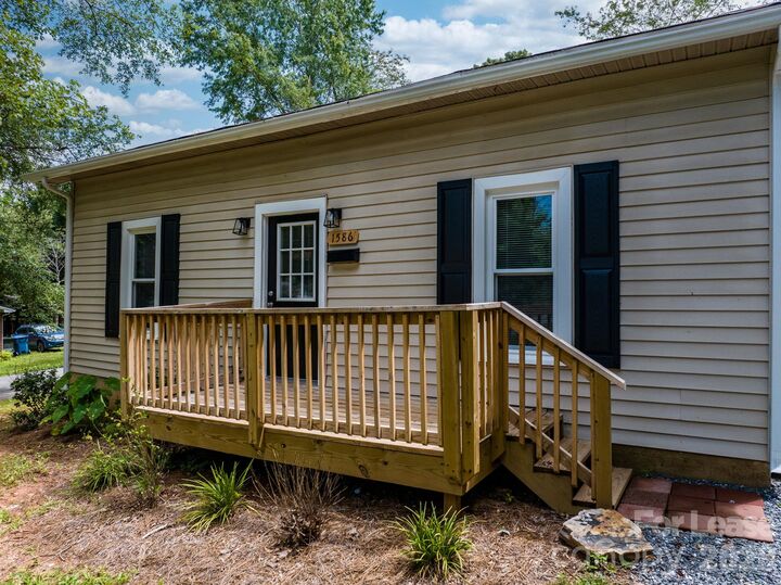 Property Photo: 1586 3rd Street Drive NE NC 28601