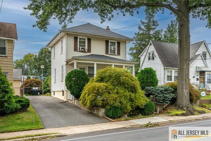 Property Photo:  4 S Springfield Avenue  NJ 07081 