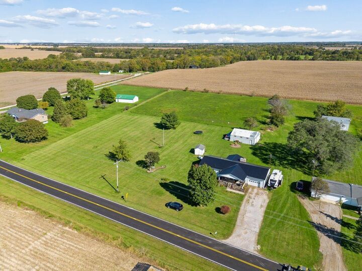 Property Photo:  11862 Yankeetown Pike  OH 43143 