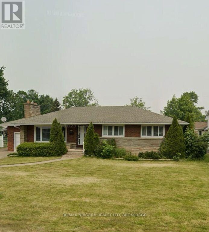 Property Photo:  67 Springfield Street  ON L3B 5M1 