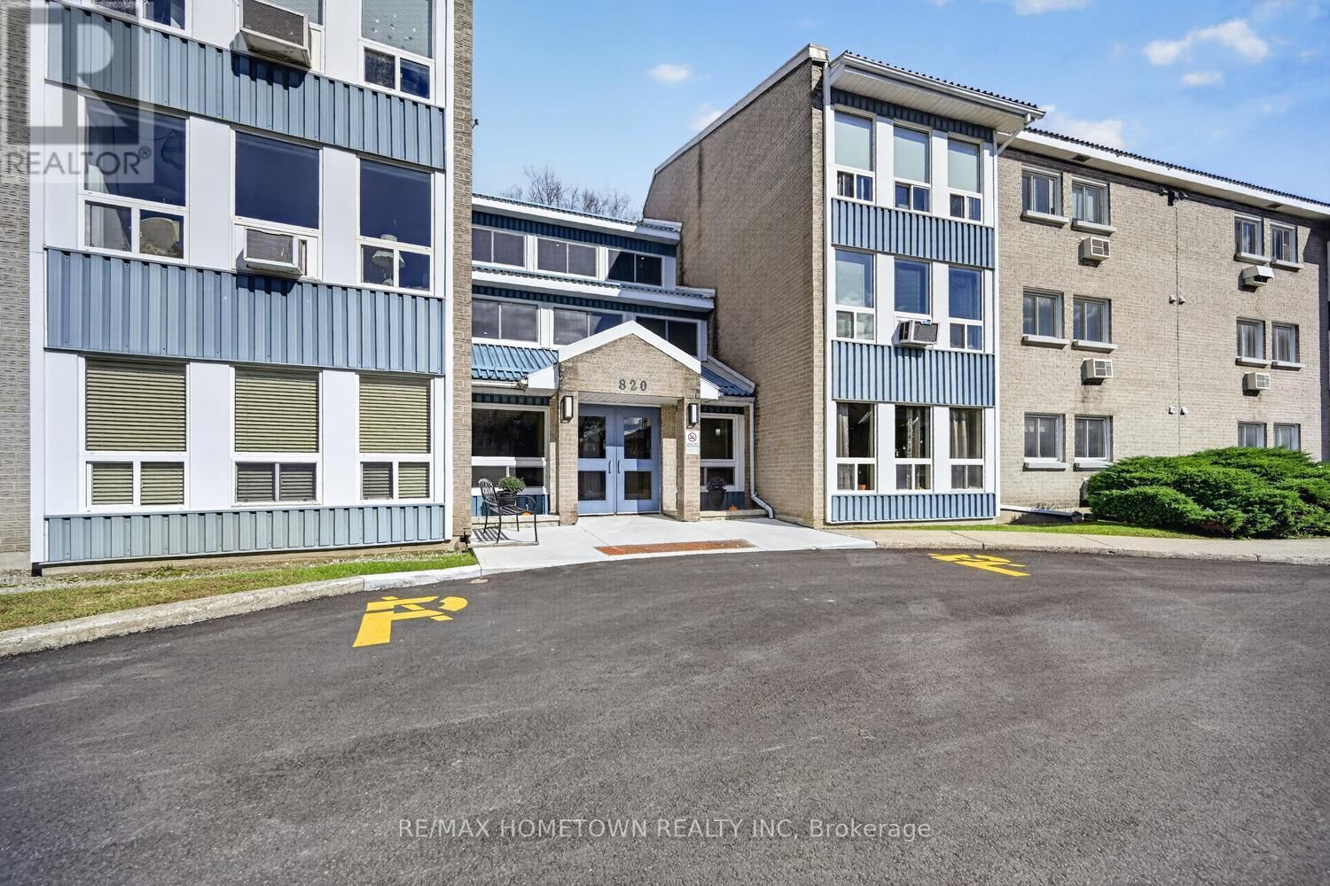 Property Photo:  820 Laurier Boulevard 209  ON K6V 6Z2 