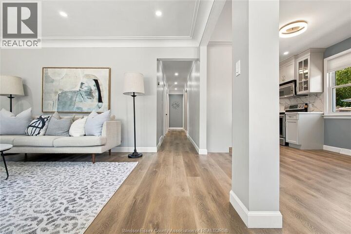 Property Photo:  4245 Wyandotte Street East  ON N8Y 1G8 