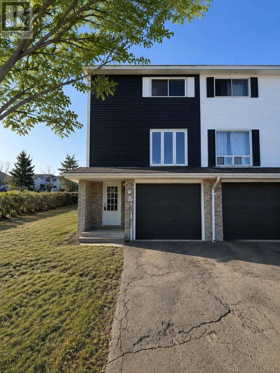 Property Photo:  11 Forest Pl  ON P5A 3C5 