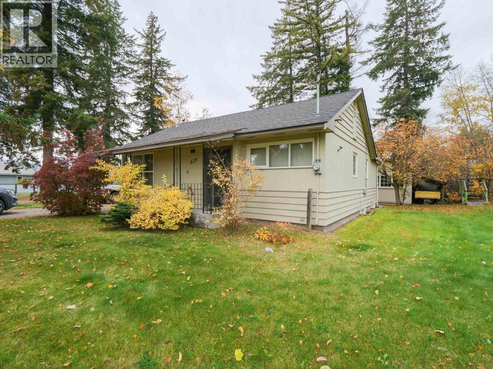 Property Photo:  629 Wilson Street  BC V2J 2W5 