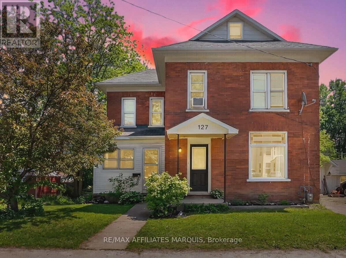 Property Photo:  127 Brockville Street  ON K7A 3Y7 