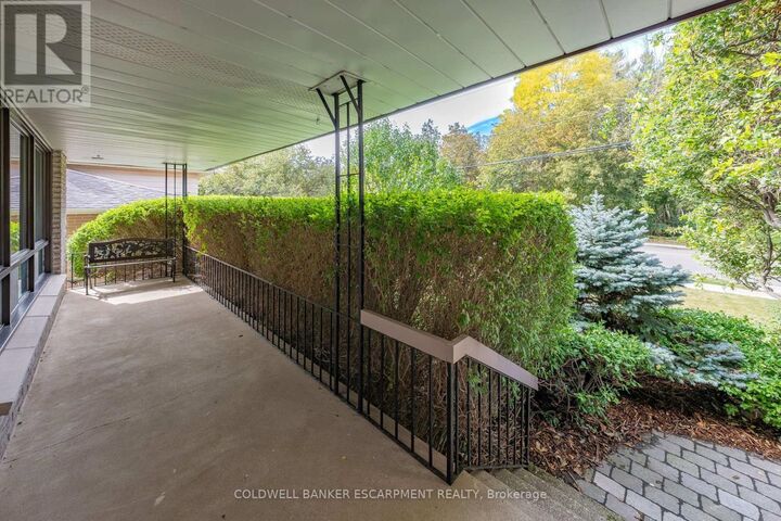 Property Photo:  20 Princess Anne Drive  ON L7G 2B9 