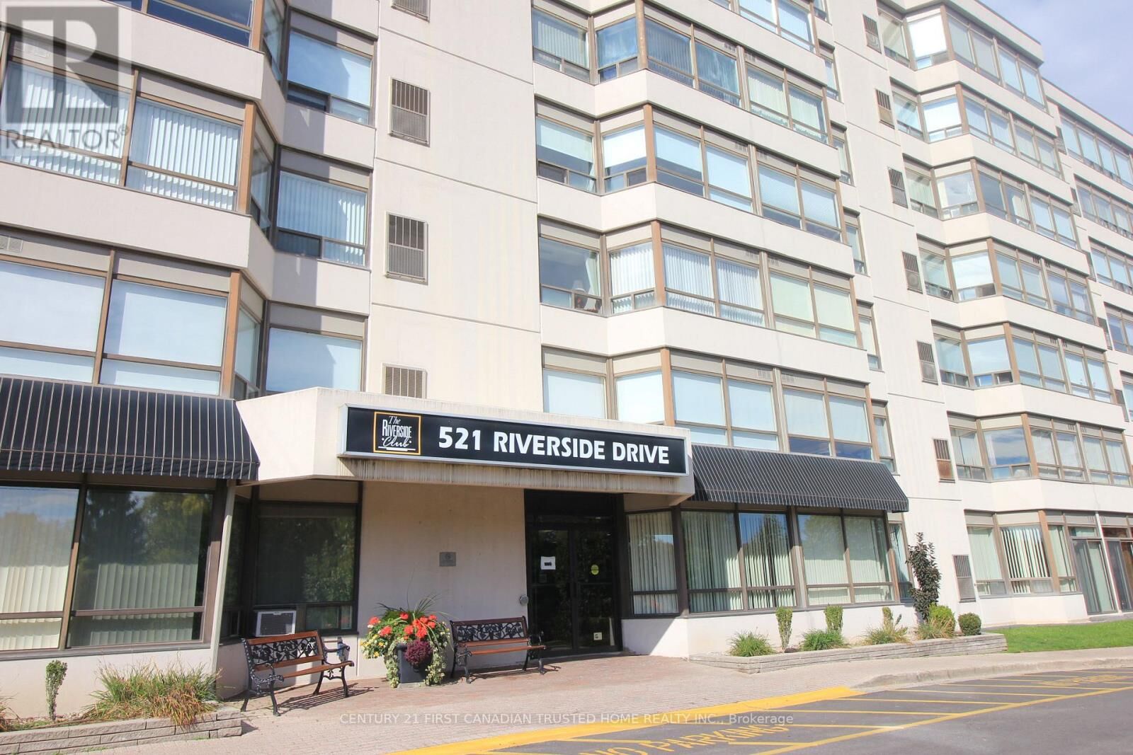 Property Photo:  521 Riverside Drive 209  ON N6H 5E2 