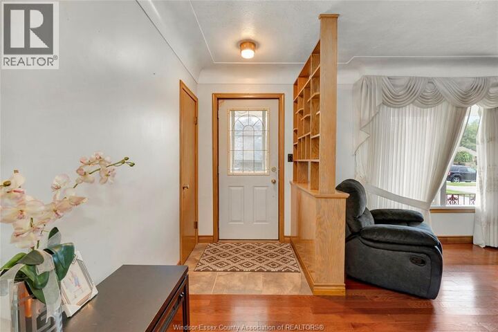 Property Photo:  16 Pulford  ON N8H 2J3 