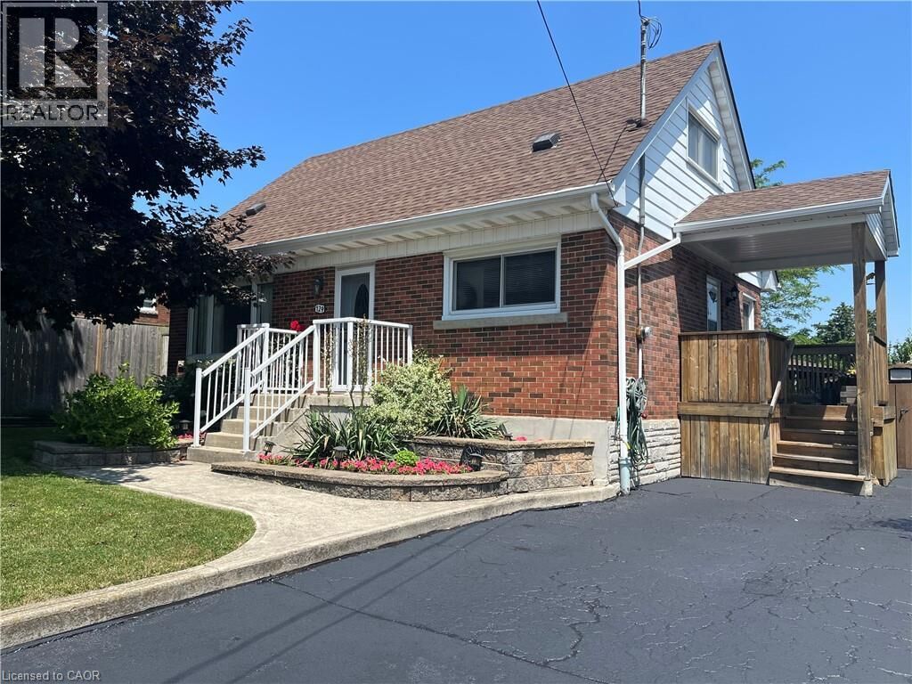 Property Photo:  129 Broker Drive  ON L8T 2B8 