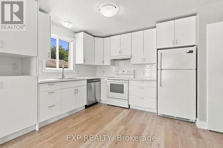 Property Photo:  11 Donald Avenue  ON L3C 3S9 
