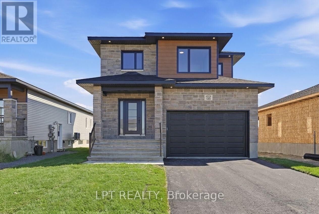 Property Photo:  72 Chateauguay Street  ON K0A 1W0 