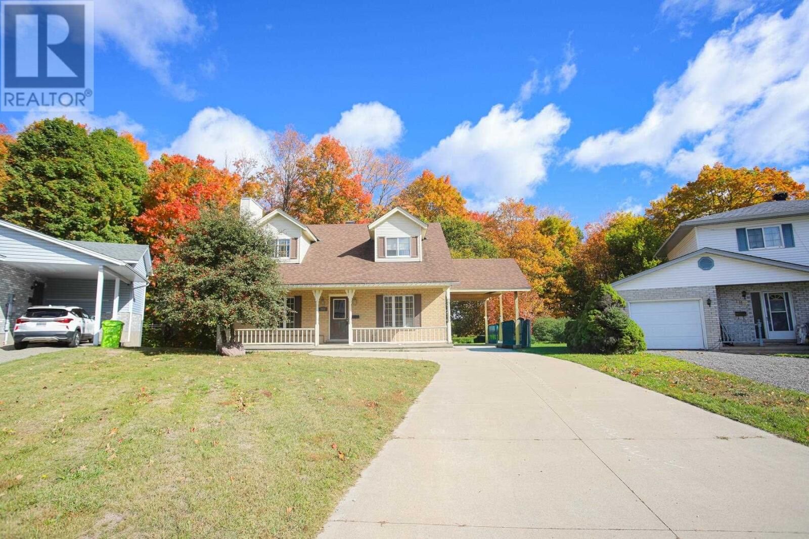 Property Photo:  193 Panoramic Dr  ON P6B 6E3 