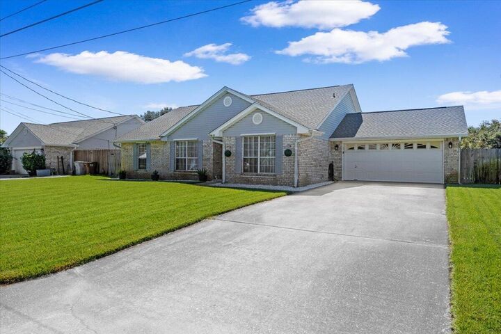 Property Photo: 4810 Kitty Hawk Circle FL 32563