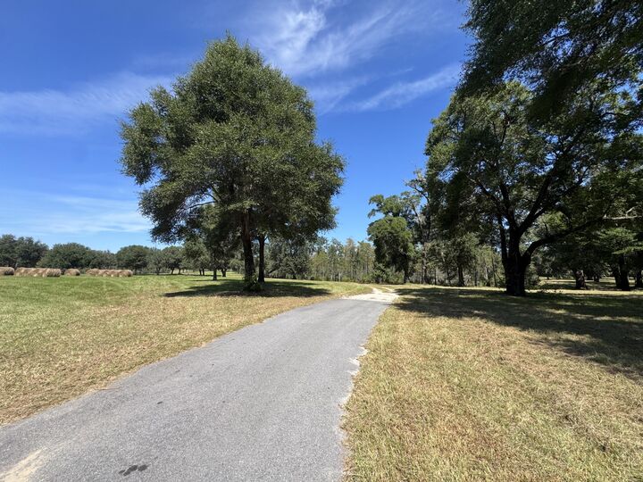 Property Photo: 2692 Oak Grove Church Road FL 32455