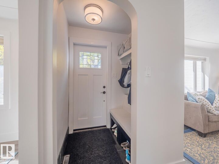 Property Photo:  6839 111 Street NW  AB T6H 3G2 