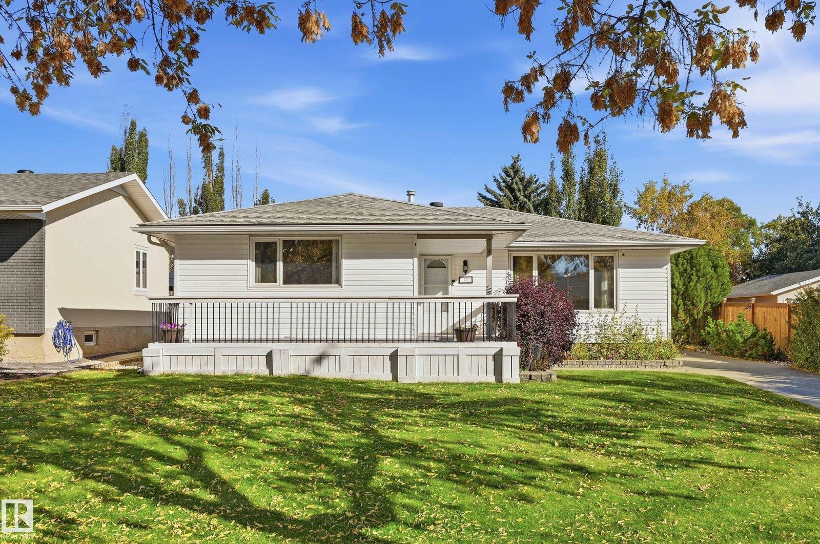 Property Photo: 74 Aspen Crescent AB T8N 2L8