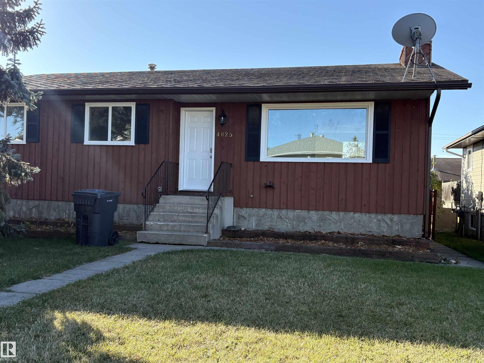 Property Photo:  4825 52 Avenue  AB T0A 1A0 