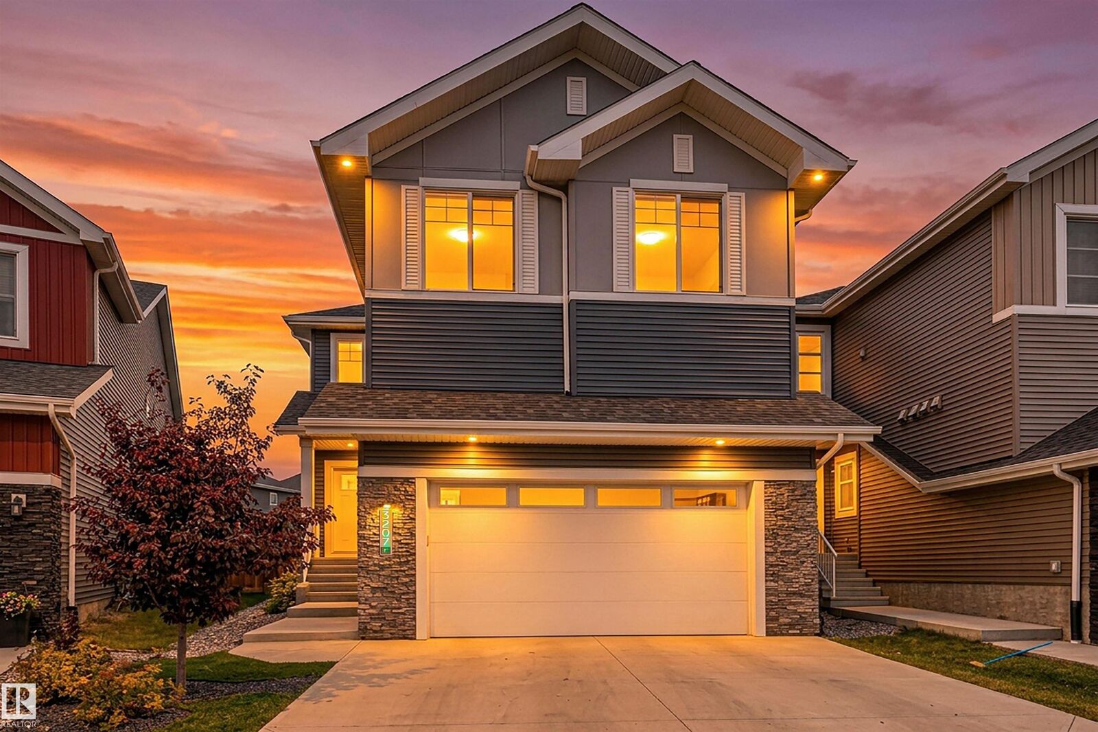 Property Photo:  3207 160 Street SW  AB T6W 5A1 