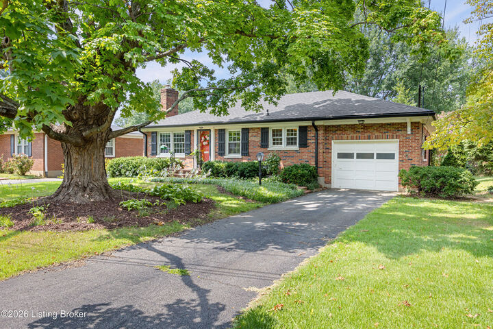Property Photo: 2847 Regan Ave KY 40206