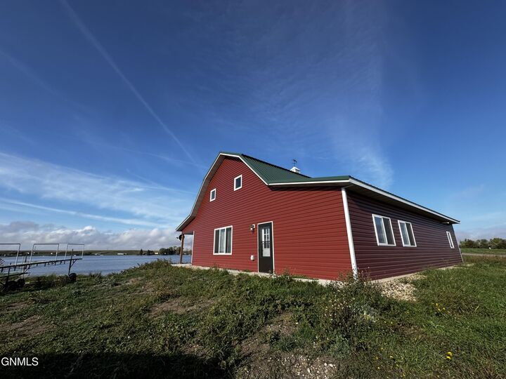 Property Photo:  166 Shoreline Drive S  ND 58428 