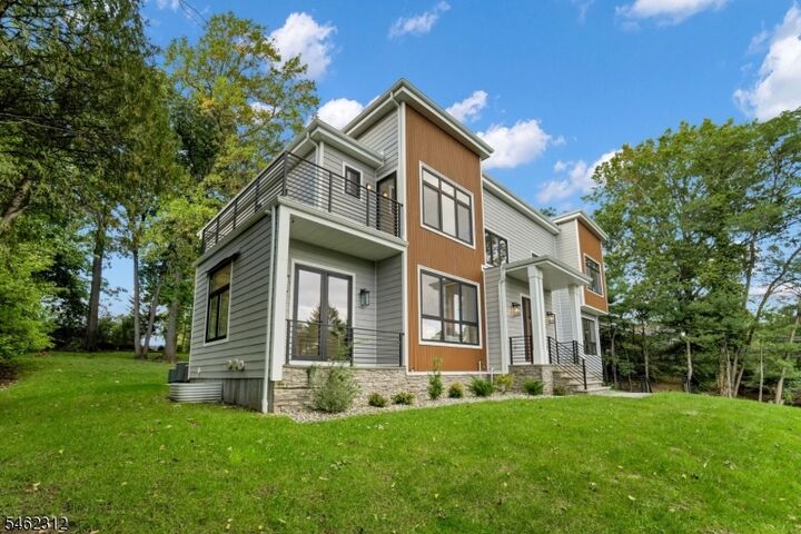 Property Photo:  8 Fordham Rd  NJ 07039 