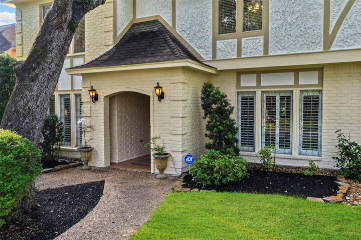 Property Photo: 12323 Knobcrest Drive TX 77070