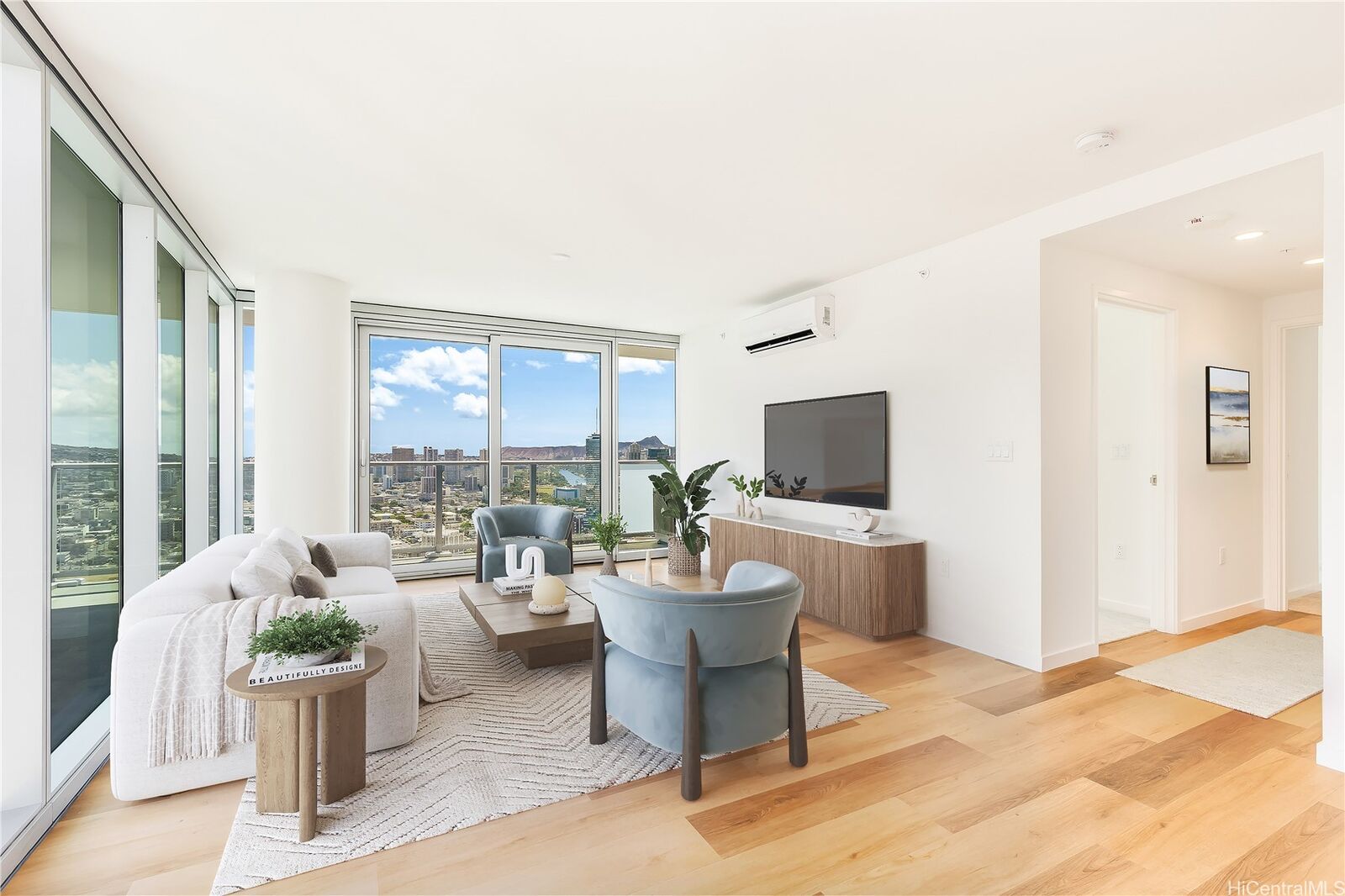 Property Photo:  1500 Rycroft Street 3301R  HI 96814 