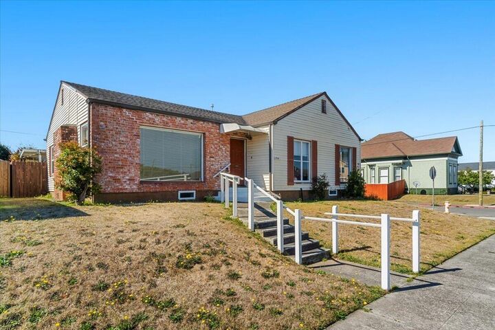 Property Photo: 1704 I Street CA 95501
