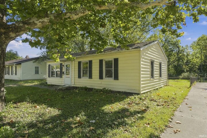 Property Photo:  4926 S Camden Drive  IN 46825-5512 