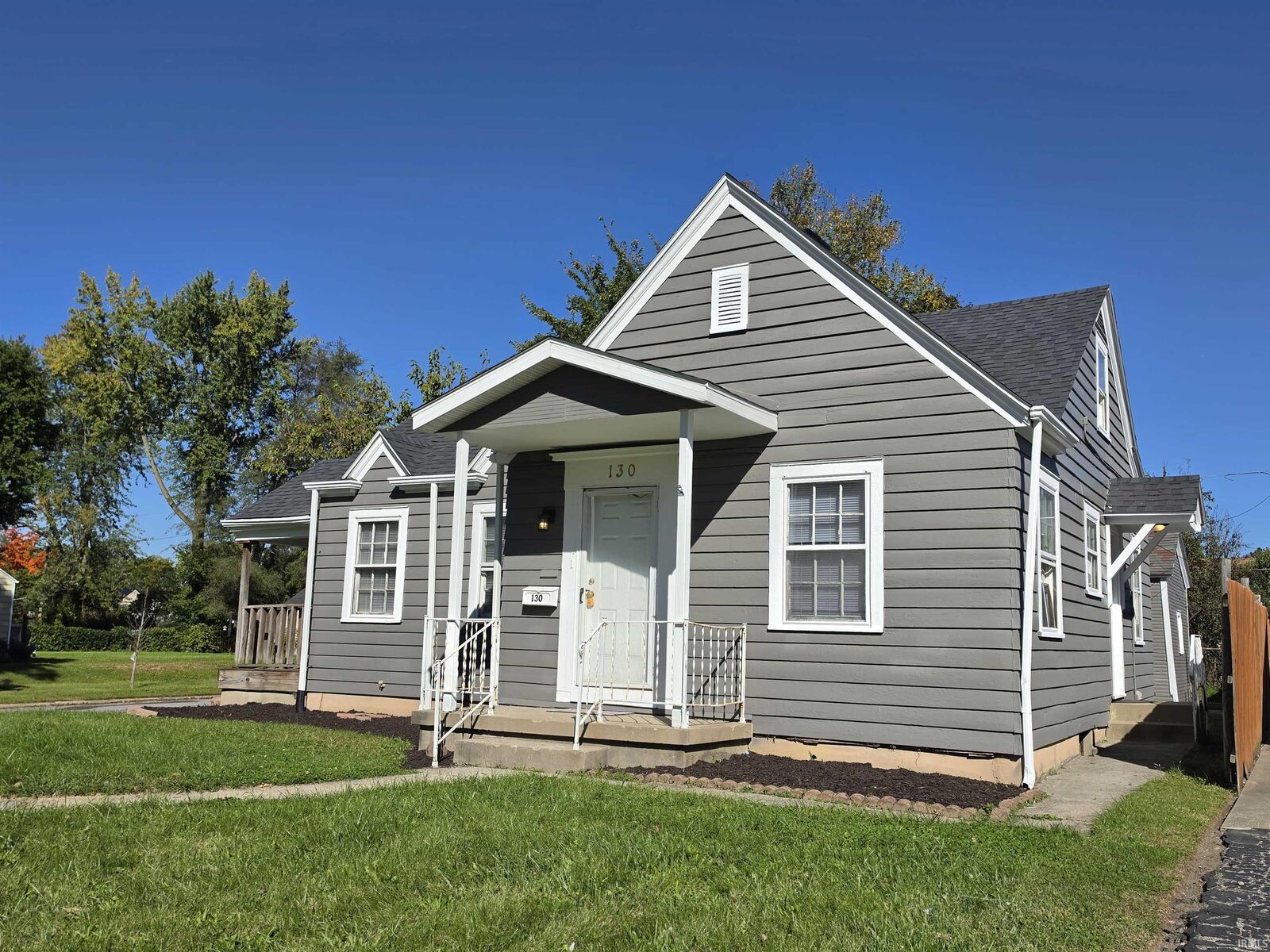 Property Photo:  130 W Fleming Avenue  IN 46807-2822 