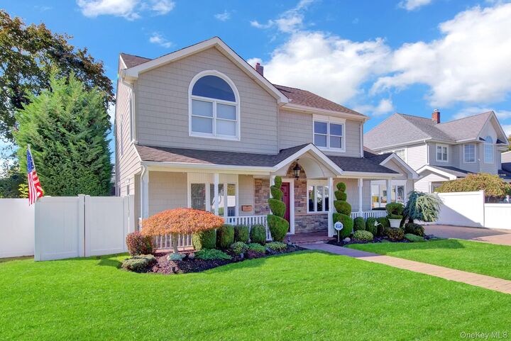 Property Photo:  12 Crabtree Lane  NY 11756 