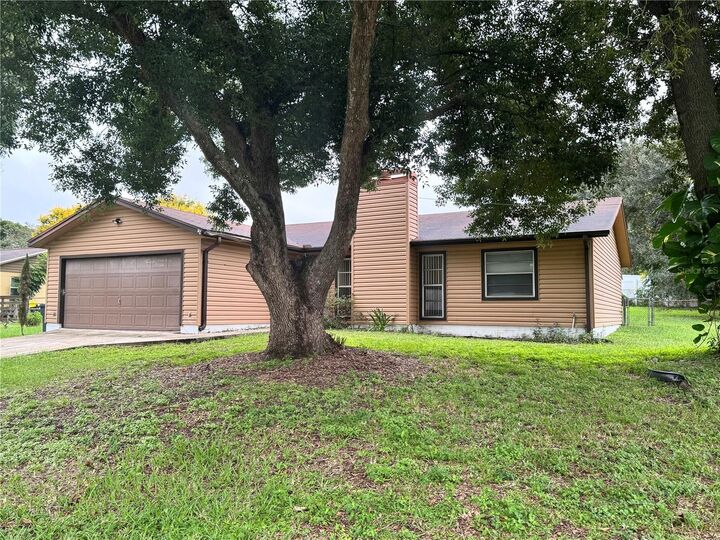 Property Photo:  7415 Highland Grove Drive  FL 33810 
