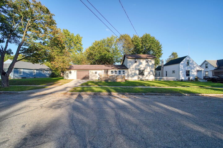 Property Photo: 1011 Backus Street MI 49202