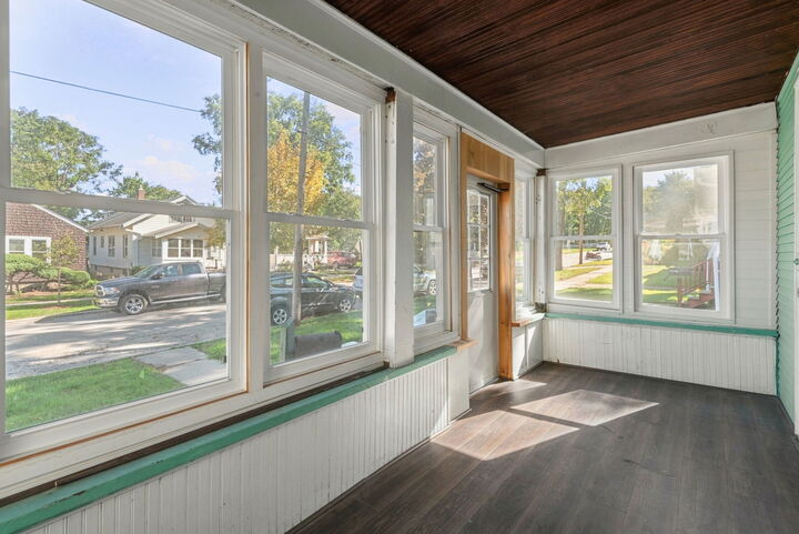 Property Photo:  111 Warren Avenue  IL 60505 