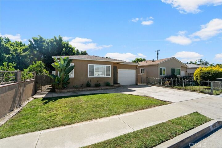 Property Photo:  1458 E 215th  CA 90745 
