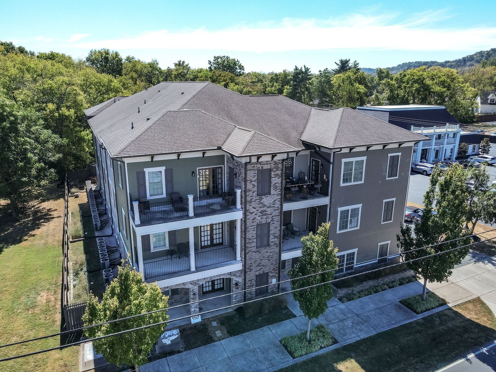 Property Photo: 1319 W Main St 207 TN 37064