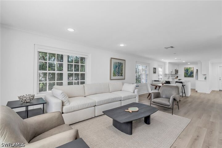 Property Photo: 271 Broad Avenue S 203 FL 34102