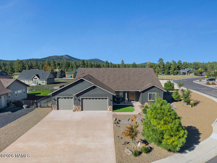 Property Photo:  2712 W Highland Meadows Drive  AZ 86046 
